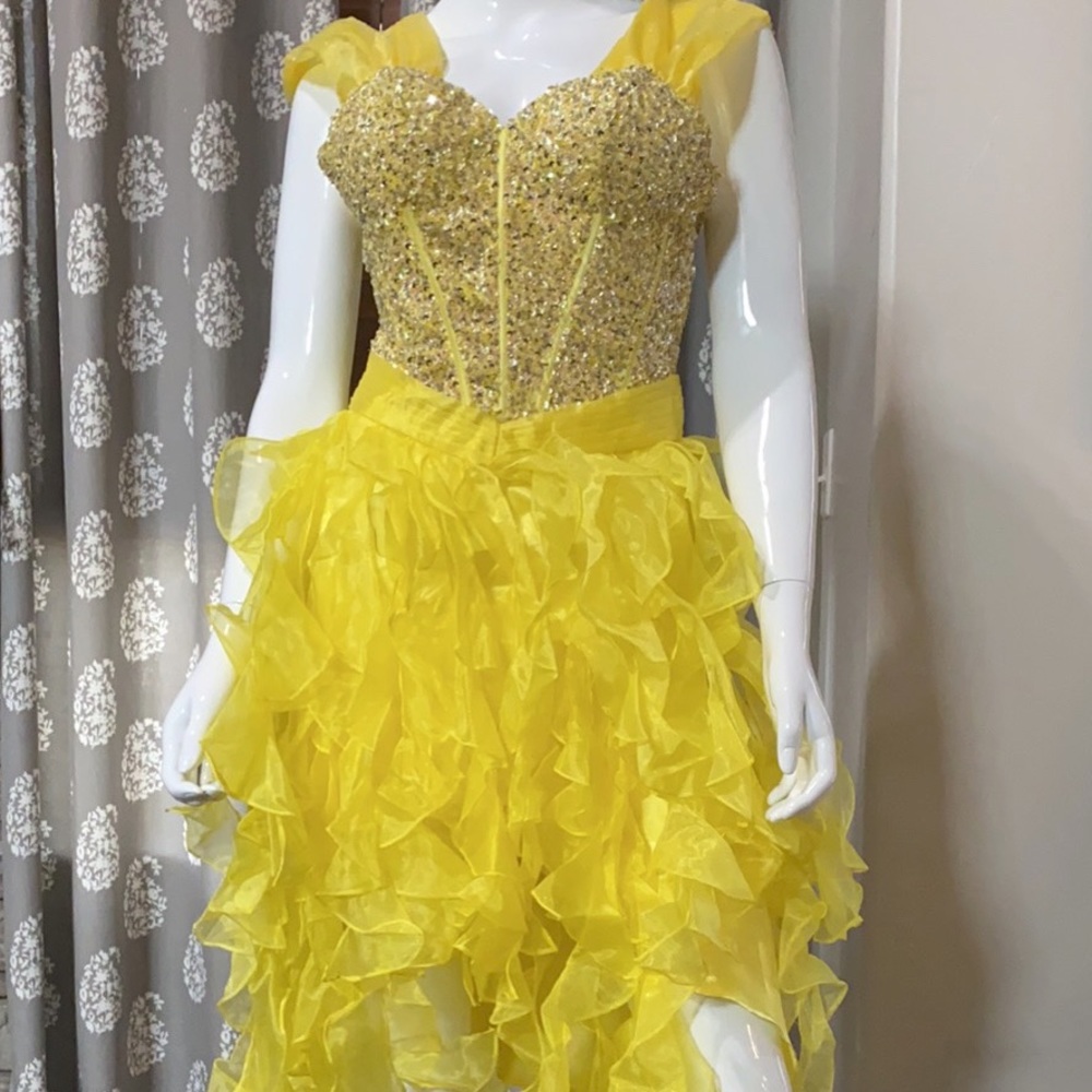 Yellow formal wear dress. Size 4.